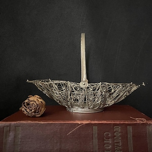 metal wire bowl, vintage hand made metal bowl, silver plated filigree, ornate vintage filigree bowl, vintage kitchen décor, serving bowls