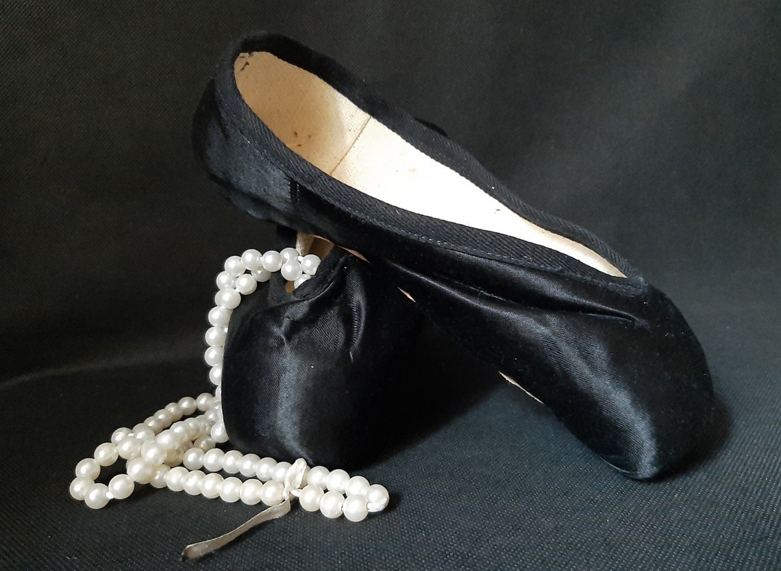Used Black Pointe Shoes Without Ribbon Vintage Satin Pointe Etsy