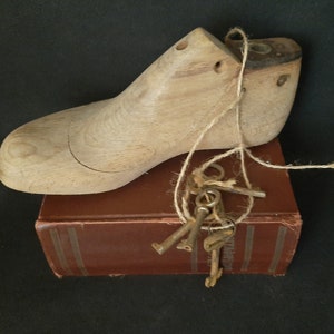 Vintage schoenleest Antieke schoenleest hout Woonaccenten Houten schoenleest Vintage houten schoenmallen Cosy home