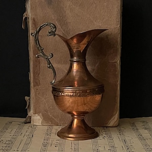 Vintage copper pitcher Hammered copper pitcher with handle Antique pitcher vase Hand hammered copper jug Water pitcher Antique copper jug