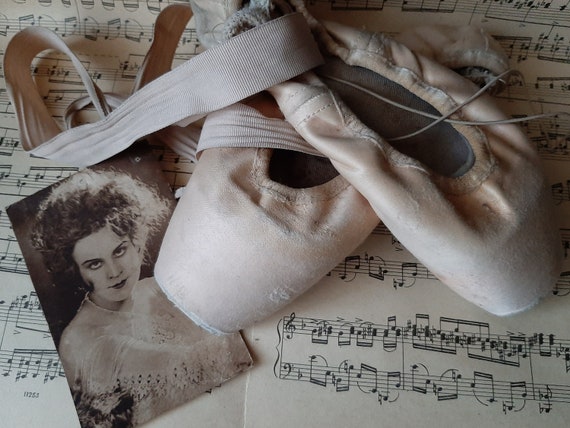 Old Satin Pointe Shoes Vintage Ballet Pointe Shoes Worn - Etsy