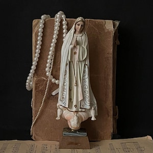Our lady of Fatima statue Virgin mary figure Vintage religious figure Statue figurine Virgin Mary Religious gift Catholic decor