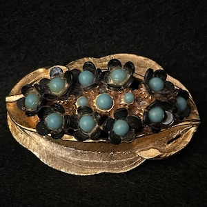 Vintage oval brooch/pin with faux turquoise stones Statement brooch Gold tone brooch Blue brooches for women Mid century costume jewelry