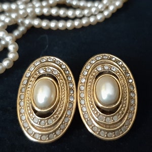 Retro earrings best vintage gift women Clipon earrings vintage For no pierced ears Large faux pearl oval clip-on earrings Vintage finds