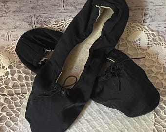 Vintage canvas balletpantoffels, zwarte retro dansschoenen, authentieke theaterpraktijkkleding