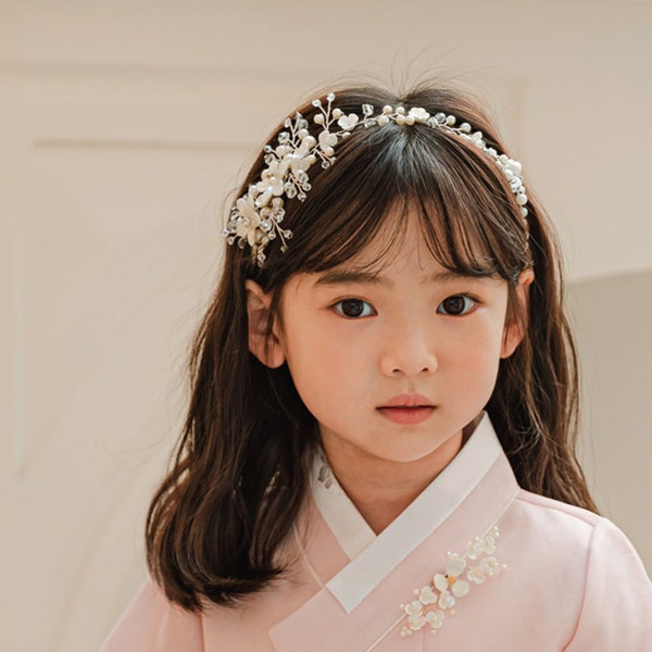 White Pearl Flower Head Tie, Baby Girl Hanbok, Flower Head Tie,  Korean Dol, Hanbok Aceesory, Hanbok Hair wreath