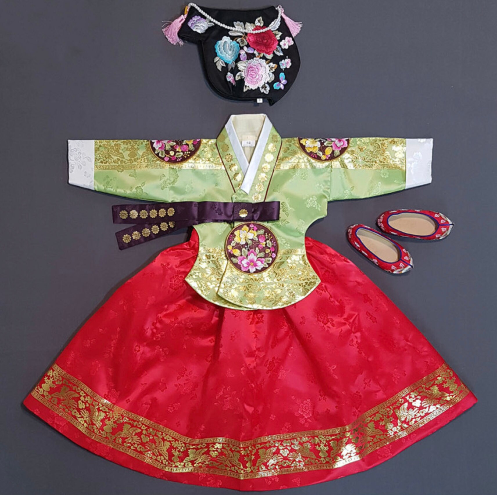 Hanbok Experience – Wearing Traditional Korean Dress in Seoul as a Tourist