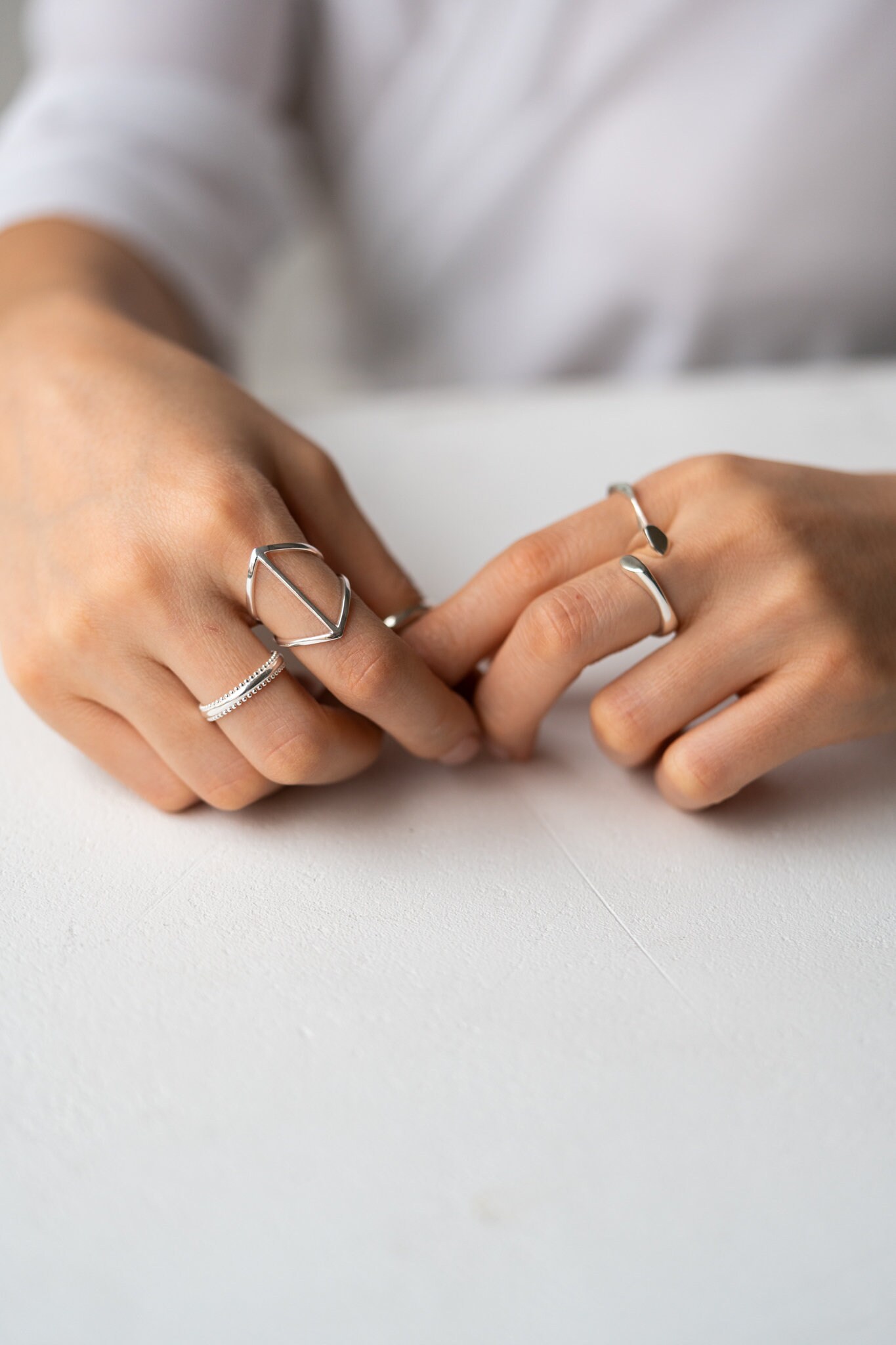 【銀彫金 ニードルケース】 英骨董 17世紀 シルバー925 　M0605C Vintage Marked 925 Sterling Silver 7 Mm Band Ring Size 8.5
