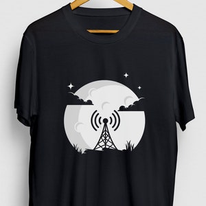 Radio Moon HAM Radio Gift, Zabawna koszulka operatora, Zabawna koszulka radiowa, Bluza z kapturem HAM Radio / Koszulka młodzieżowa / Koszulka unisex