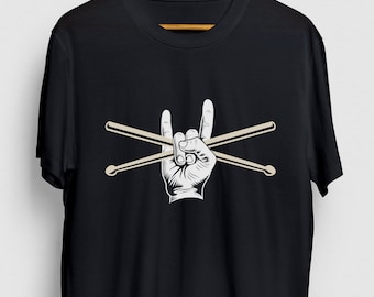 Baqueta de baterista na mão presente de baterista, camisa de banda engraçada, camiseta de tambor engraçada, moletom com capuz de baterista/camisa juvenil/camiseta unissex