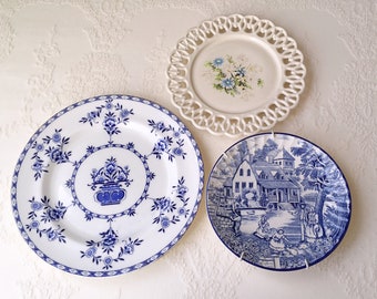 Vintage Decorative Blue and White Display Plates Wall Art Wall Decor Plate