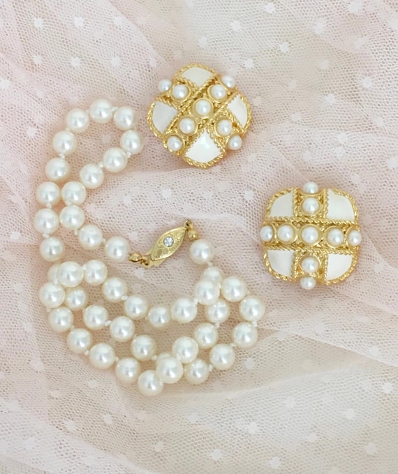 Statement Pearl Clip On Earrings and Pearl Necklac
