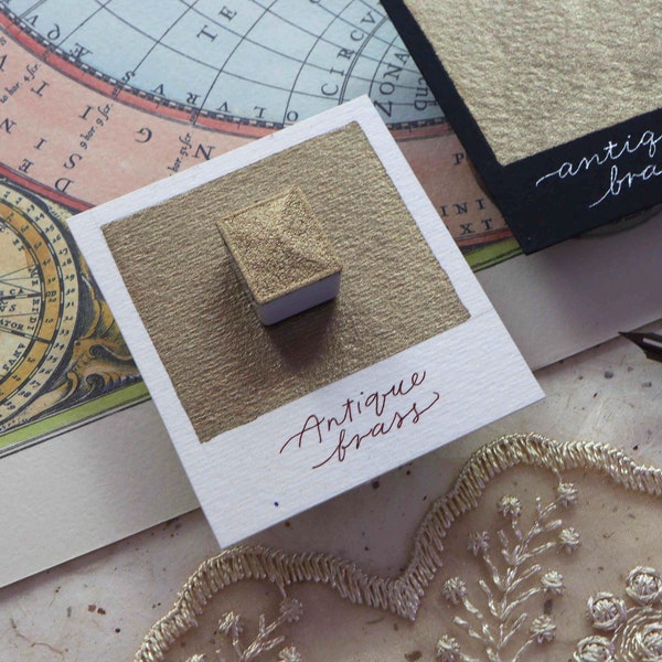 Tinta sólida caligráfica de color SHIMMER, color latón antiguo - Media pastilla de acuarela metálica hecha a mano