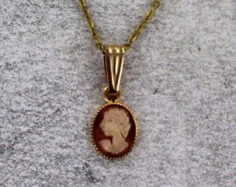 Vintage Antique Shell Cameo Pendant Necklace  Carved in Italy   14kt Rolled Gold