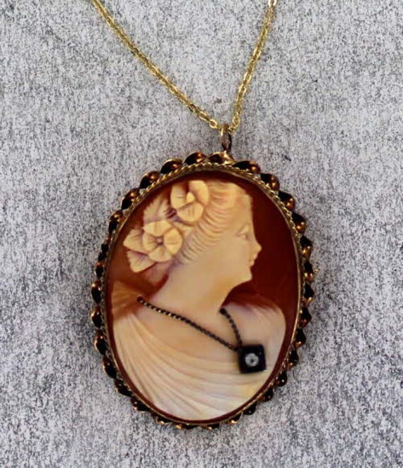 Antique Vintage Cameo Brooch - Pendant in 14KT Go… - image 1