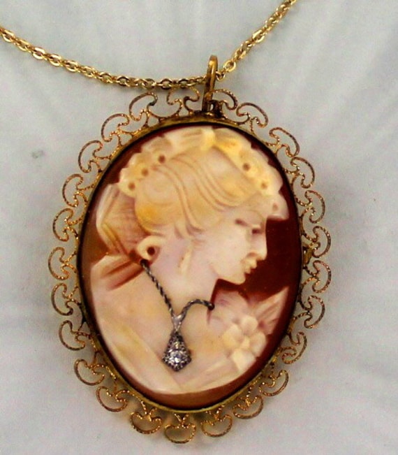 Shell Antique Vintage Cameo Pin and Pendant  in 1… - image 1