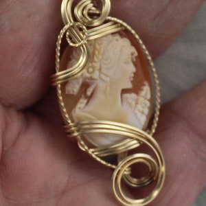 Vintage Antique Shell Cameo Pendant Necklace in 14KT Rolled Gold Setting Wire Wrapped image 2