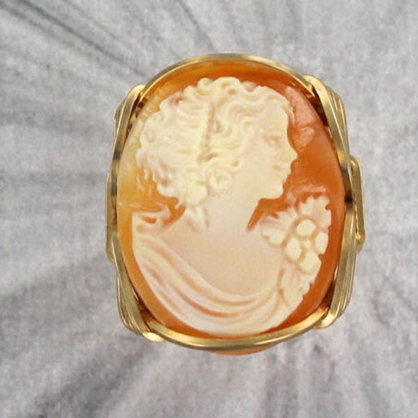 Vintage Cameo Ring - Shell Cameo Ring - Gold Cameo Ring - ---- Size 5 to 15