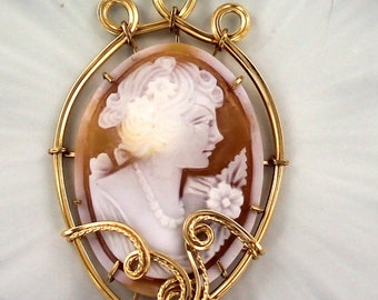 Vintage Antique Shell Cameo Pendant Necklace  Carved  -  in 14kt. Rolled Gold Wire Wrapped