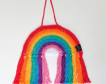 Arcoíris de algodón con borlas de ganchillo para colgar en la ventana, en la pared o en la habitación de un bebé. Decoración para dormitorio infantil.