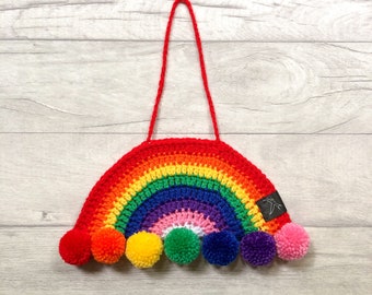 Pompón de crochet arcoíris para colgar en la pared y ventana