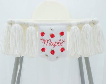Erdbeere gesticktes Hochstuhl Banner, Beere 1. Geburtstag Mädchen Dekor, personalisierte Namensbanner, Cake Smash Girlande, Erdbeerparty