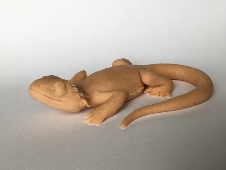 bearded dragon figure