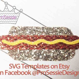 Puede incluir: Un perrito caliente rojo y amarillo brillante con una cobertura de mostaza. El perrito caliente est&aacute; sobre un fondo de purpurina plateada. SVG Templates on Etsy On Facebook @PnnSessieDesigns