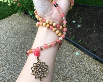 Mala estilo mantra de 108 piezas, cuarzo cereza fuego, madera de tuya, hecho a mano