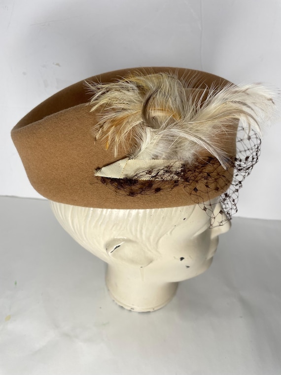 Vintage Carrye Evans Pillbox Hat Camel Netting Feathers Peachfelt Wool Detroit