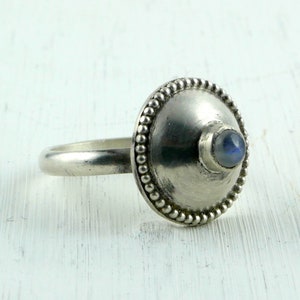 Sterling silver & Moonstone Dome ring : Ethnic inspiration - Artisan jewelry handmade in France - Afghan inspiration