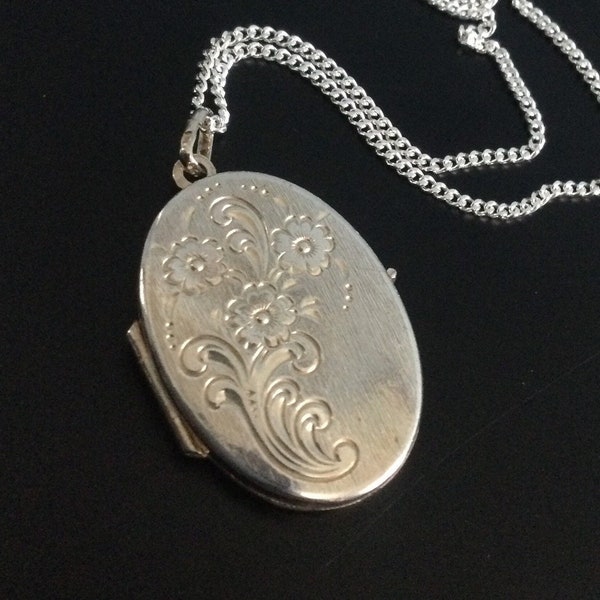 Plain Silver Oval Locket on Chain