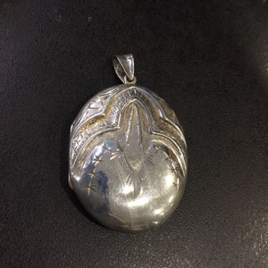 Sterling silver Victorian style locket
