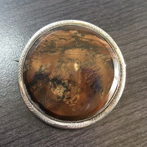 Victorian silver agate brooch