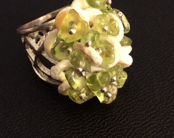 Silver peridot ring