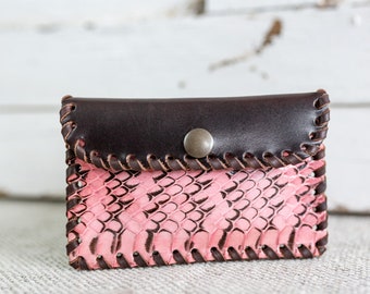 Monedero de piel de serpiente,  monedero rosa piel de mujer, monedero reptil rosa hecho a mano, monedero animal print, cartera de mujer,