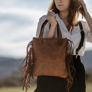 BOLSO  de Piel con Flecos, Bolso de Mano Negro, Bolso Boho con Tachuelas, Cartera Negra con Flecos, Bolso Cartera Negra de Piel