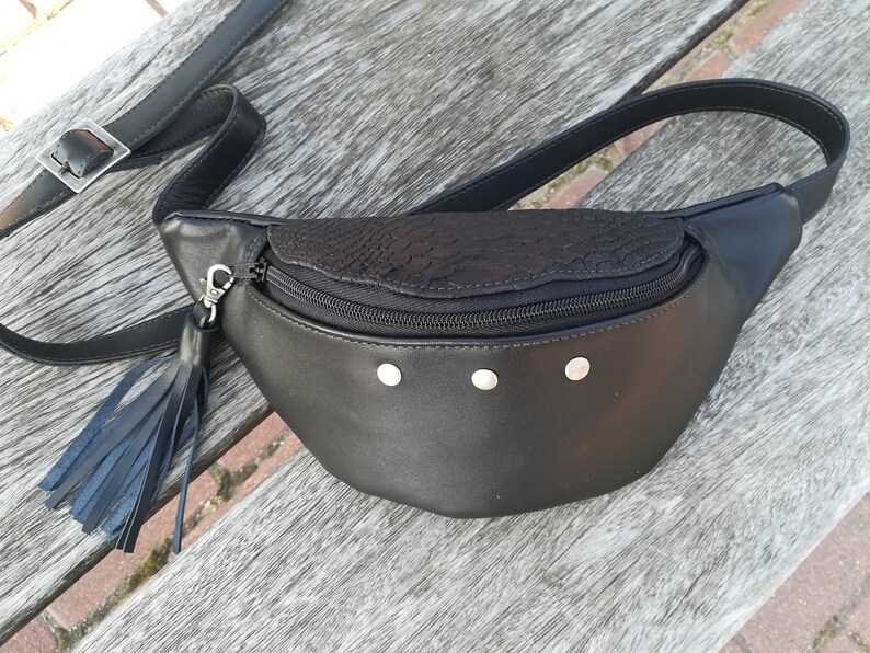 black leather gucci fanny pack