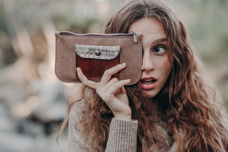 Cartera de cuero para mujer, clutch de piel monedero de mujer, monedero tarjetero de serpiente, tarjetero cartera reptil imagen 1