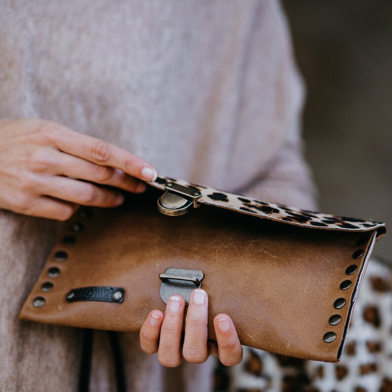Cartera de Leopardo, Clutch con Tachuelas de Leopardo, Clutch Boho Animal Print, Clutch Animal Print, Cartera Tachonada Leopardo imagen 5