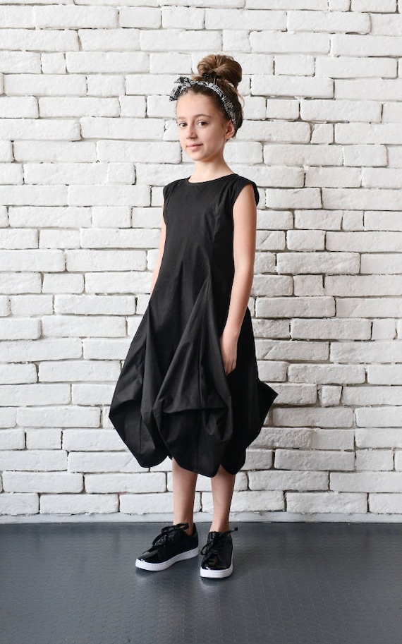 girls black sleeveless dress