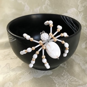 Beaded Hallowe&#39;en Spider - Ghost