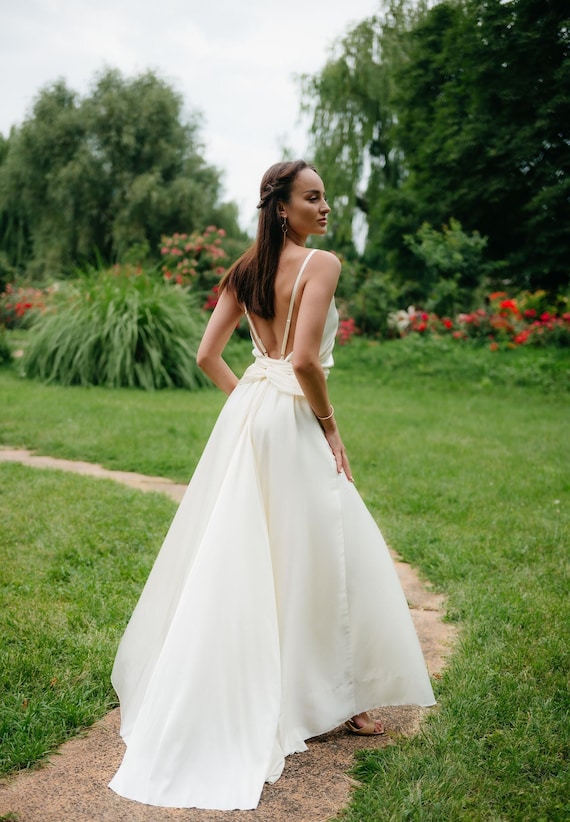 Green wedding dress meaning hot sale
