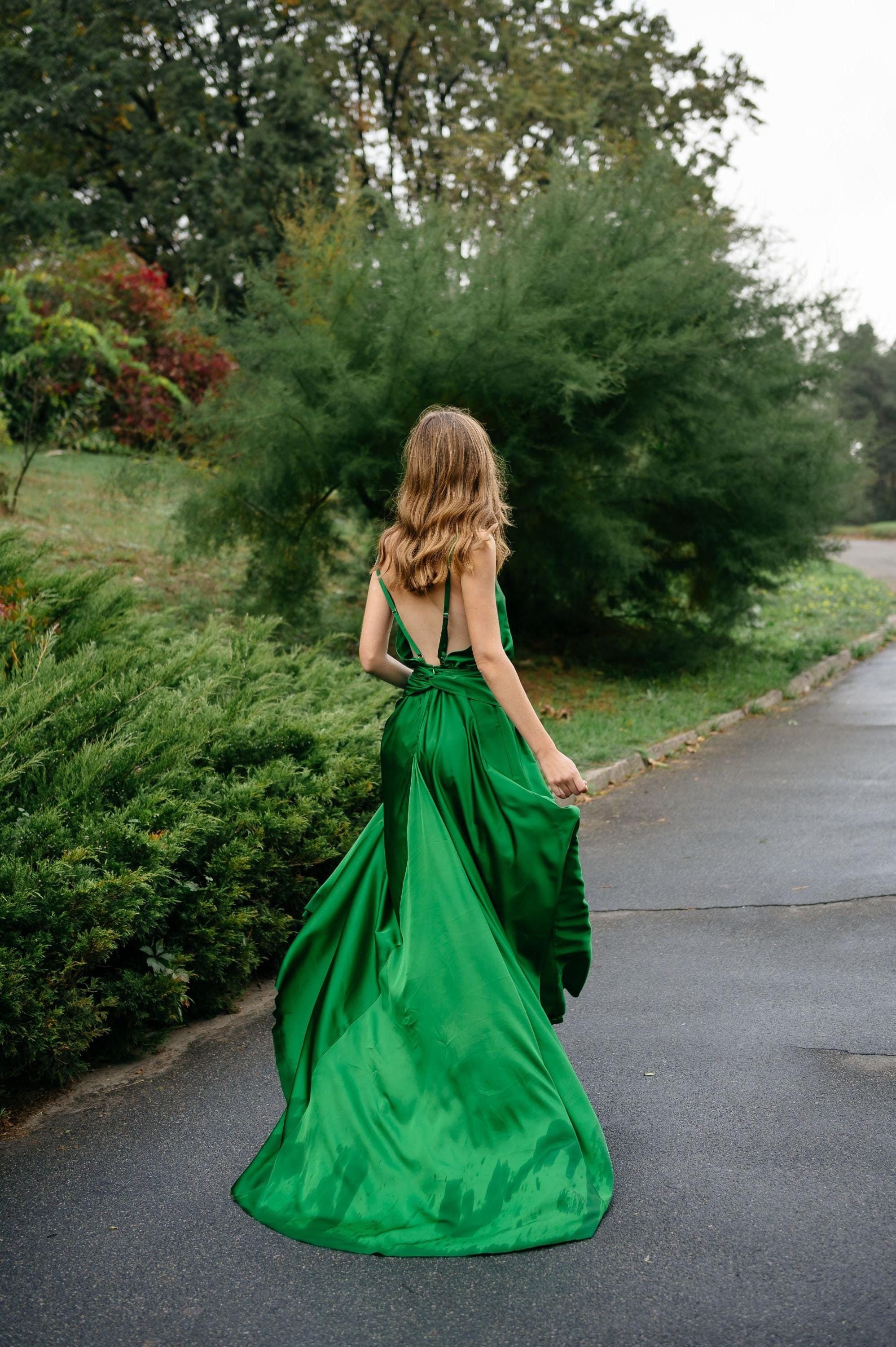 green emerald velvet dress Replica of Green Dress from Atonement main image 0