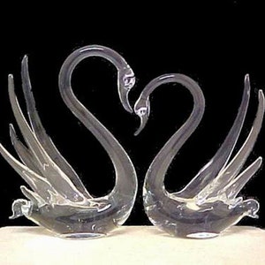 Swan cake top.
