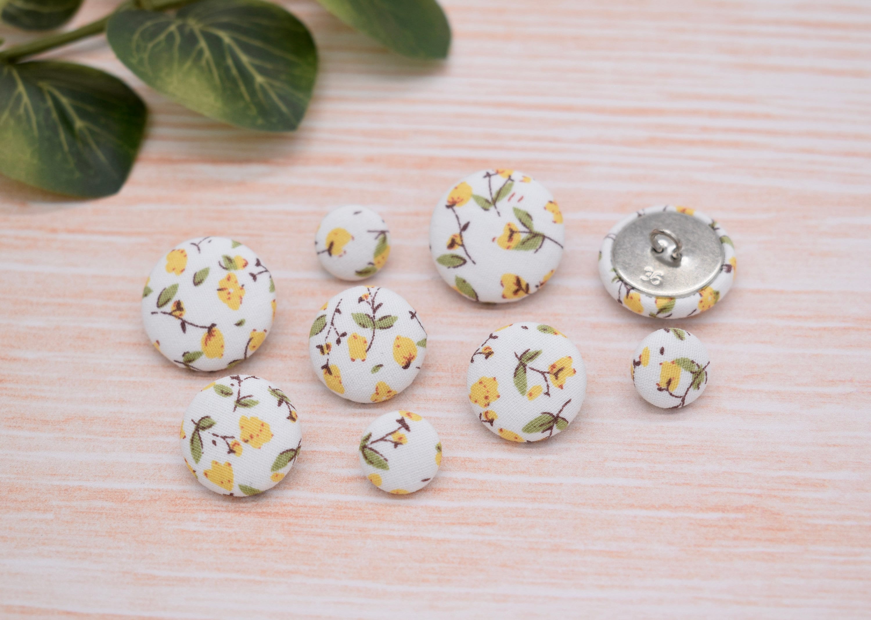 Set of 5 Small Yellow Blossom Floral Pattern Handmade Fabric Covered Shank Buttons embellishments – 12mm, 18mm & 22mm