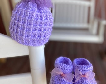 Baby crocheted waffle hat and booties
