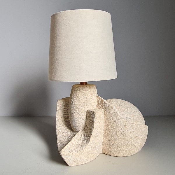 Albert Tormos style sculpture lamp in white stone / 60s / art / artisanal work / Mid-Century / France / 20th century