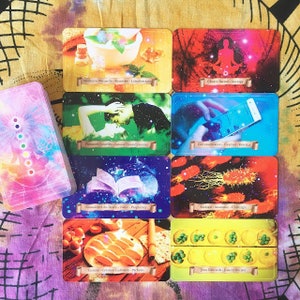 Oracolo della Nuova Umanità - gioco di 75 carte classificate in 7 chakra per orientamento professionale, personale, un mondo nuovo