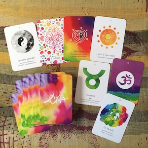 Aura Oracle - baraja sentimental de 70 cartas con vínculos del alma, sentimientos, fechas, signos astro, chakras y arcanos mayores del tarot
